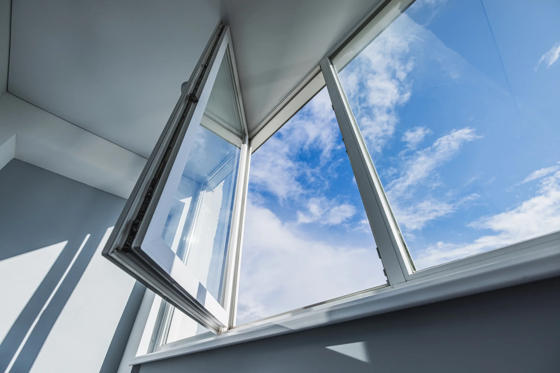 VLX 80 Casement Window in West Palm Beach, FL | Sightline Windows & Doors West Palm Beach - detail 1
